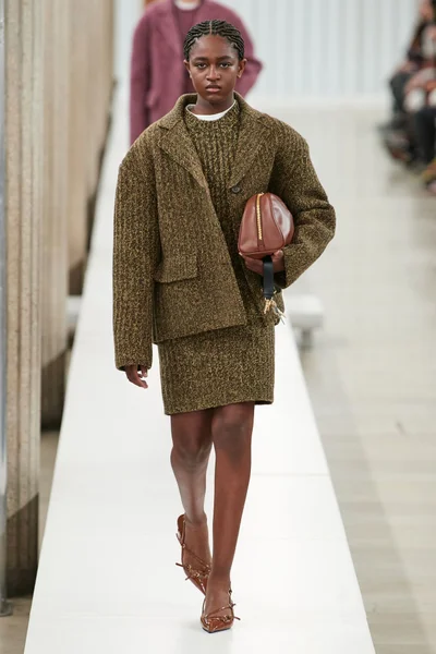 Look 26